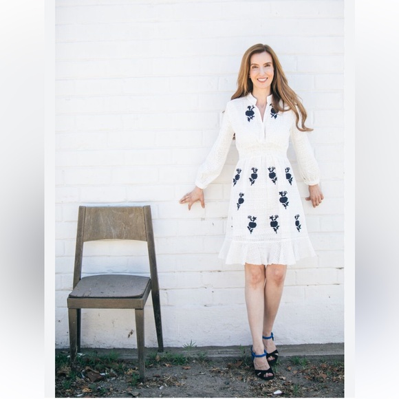 Anthropologie Hemant & Nandita embroidered eyelet V-neck dress 8 - Picture 2 of 7